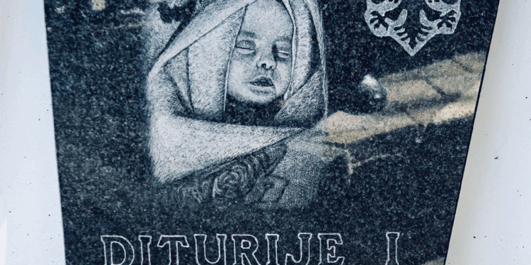 Kurti përkujton Diturije Deliun: Të paharruara e të pafalshme krimet e Serbisë në Kosovë