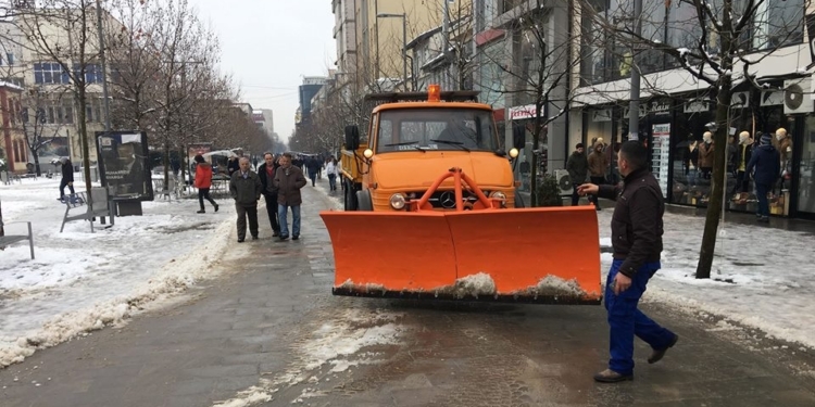 Ferizaj me të gjitha rrugët e kalueshme nga bora