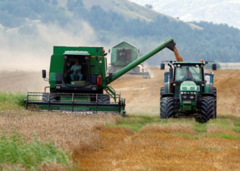 Fermerët kundërshtojnë shndërrimin e tokës bujqësore në centrale diellore