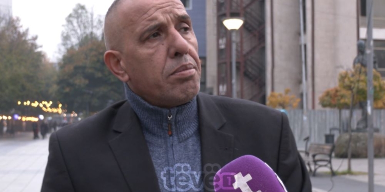 Zeqiri thotë se po e ushtron detyrën nga fshati Çabër për të mos nxitur tensione