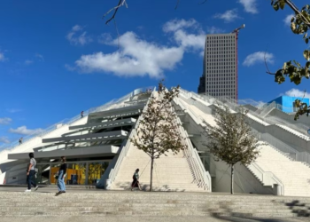 Piramida në Tiranë: Dikur muze për Enver Hoxhën, sot qendër e teknologjisë