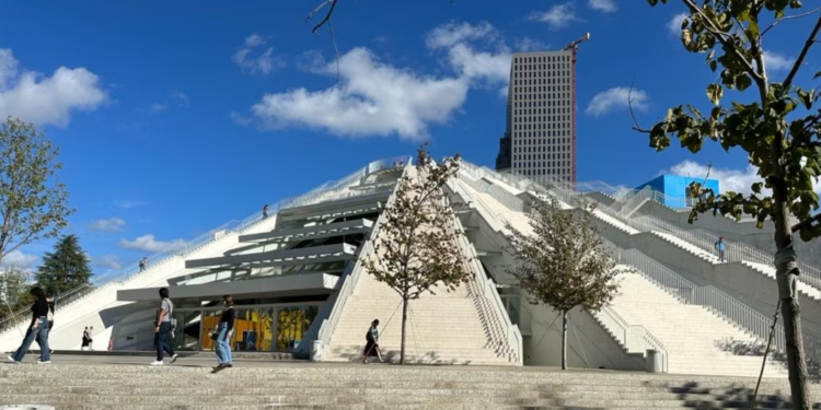 Piramida në Tiranë: Dikur muze për Enver Hoxhën, sot qendër e teknologjisë