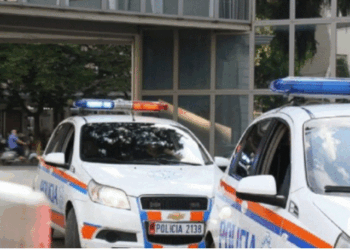 Grabitje me armë zjarri në një argjendari në Kamëz të Shqipërisë