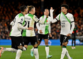 Luis Diaz ia shpëton nderin Liverpoolit ndaj Lutonit