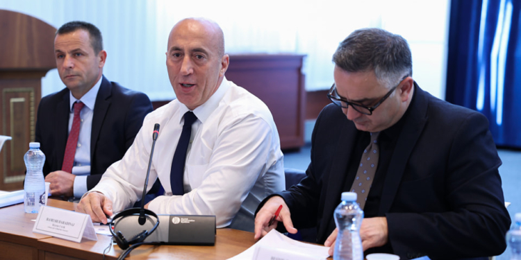 Haradinaj: Qeveria të ndërtojë një “Shtab Krize” që të parandalojë largimin e të rinjve