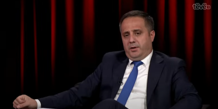 Selmanaj për Kurtin: Mashtrues ordiner, tradhëtinë ta shet si akt patriotik