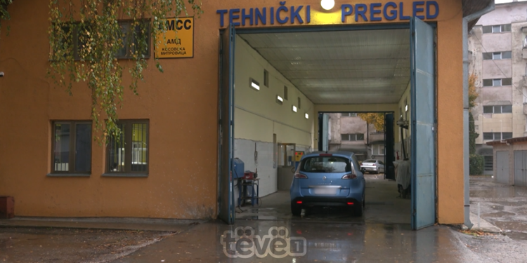 Shpërthimi në veri nuk i frikësoi qytetarët serbë, vazhdon konvertimi i targave