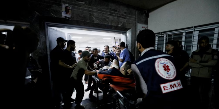 Kryqi i Kuq alarmon për situatën e rëndë në spitalet në veri të Gazës