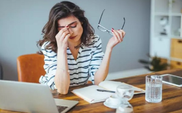Shumë probleme me sytë janë rezultat i niveleve të larta të stresit