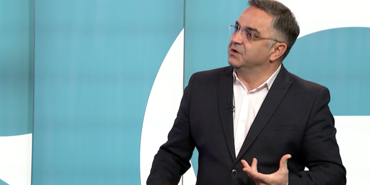 Tahiri: Xhelal Sveçla kurrë s’është marrë me Ligjin e Pagave