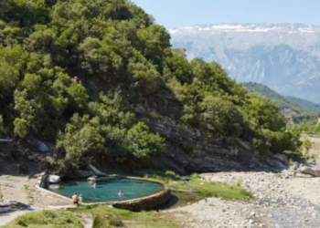 “The Guardian” jehonë bukurive të Shqipërisë: Banjat e Bënjës, një xhevahir i vërtetë