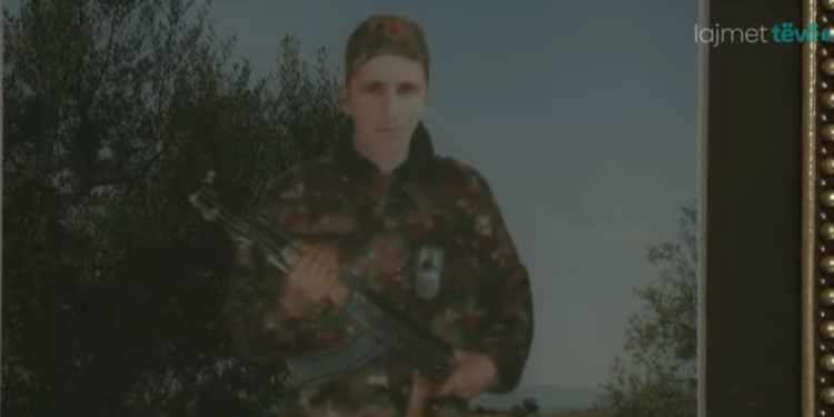 “Ushtari i parë që vdiq në duart e mia” – Rrëfimi i dhimbshëm për dëshmorin 20 vjeçar