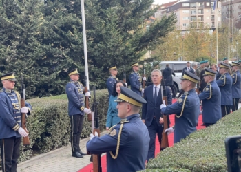 Takohen Osmani e Stoltenberg