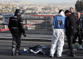 Të shtëna me armë në një stacion autobusi në Jerusalem, tre të vrarë dhe tetë të plagosur