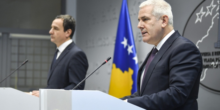 Kurti dhe Sveçla sot mbajnë konferencë për media