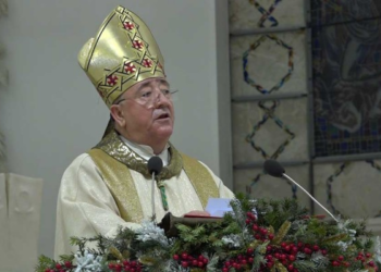 ​Dodë Gjergji në meshën e Krishtlindjes bën thirrje për paqe e solidaritet