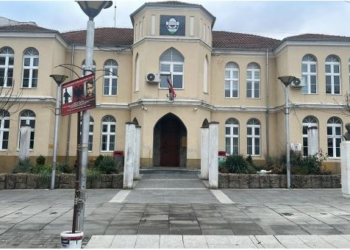 Hapen dyert e qendrës më të madhe të votimit në Preshevë