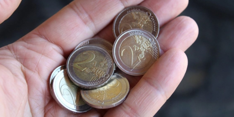 BQK del me udhëzime për qarkullimin e monedhave 2 euro false