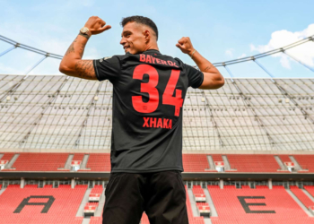 Xhaka flet për garën për titull në Bundesliga, i kërkon bashkëlojtarëve kujdes deri në fund