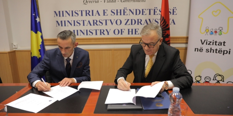 Zveçani pajiset me veturë për transport të vaksinave dhe vizitave në shtëpi