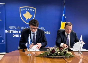 Nënshkruhet marrëveshja 20 milionë euro për ujërat e zeza në Ferizaj