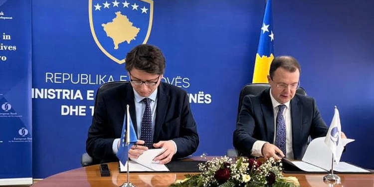 Nënshkruhet marrëveshja 20 milionë euro për ujërat e zeza në Ferizaj