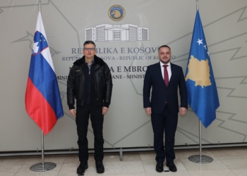 Maqedonci e homologu i tij slloven flasin për sigurinë në Kosovë
