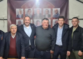 Aliu viziton Nasim Haradinajn pas lirimit nga Specialja