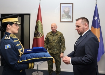 Maqedonci dekoron komandantin e FSK-së me medalje për “Shërbim të Shquar”