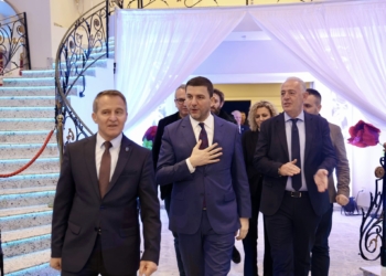 Krasniqi në Vushtrri: PDK po mobilizohet anembanë Kosovës për të fituar besimin qytetar