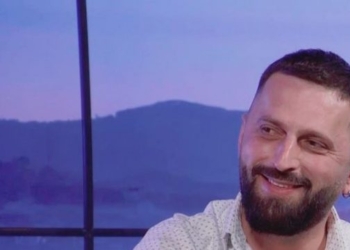 Vdes në moshë të hershme gazetari, Arton Turkaj