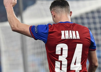 Xhaka dënohet me dy ndeshje moslojë