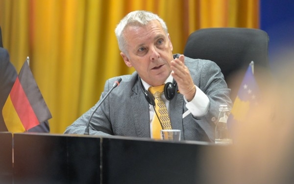 Rohde: Gjermania në Kosovë po mbështet programin për gazetarët e strehuar nga Ukraina