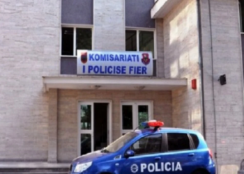 Tentoi të korruptonte policët, nën hetim një 28-vjeçar në Fier