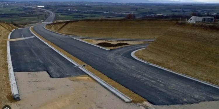 Kurti tha se duhen shpronësime të reja për Autostradën e Gjilanit, prezanton 3 projekte të reja