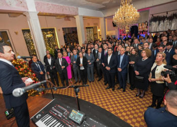 Kurti organizoi pritje për deputetë e kryetarë komunash për fundvit