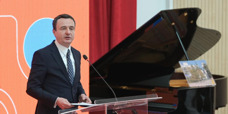 Kurti premton reformë në arsim, thotë se po përgatiten gjeneratat për zhvillim e udhëheqje të vendit