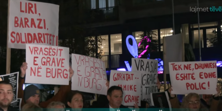 Qindra qytetarë kërkojnë drejtësi për Liridona Ademajn