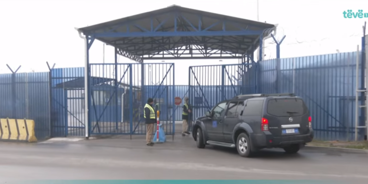 Specialja interviston ish-komandant Topin