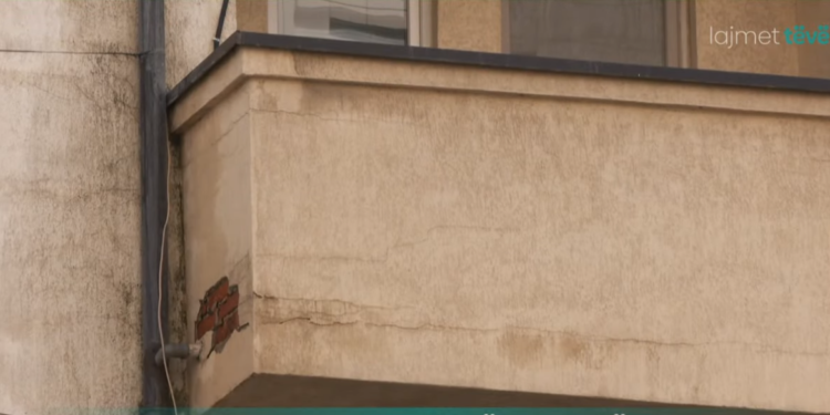 Çarja e ballkoneve në Prishtinë