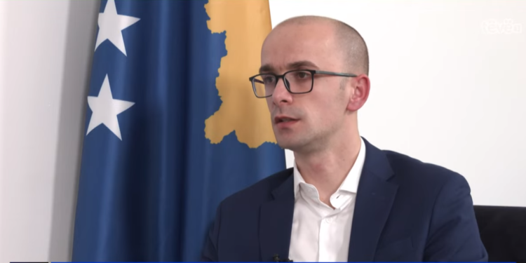 Ahmeti: Masat ndaj Kosovës do të duhej të hiqeshin sa më parë dhe t’i vendoseshin Serbisë