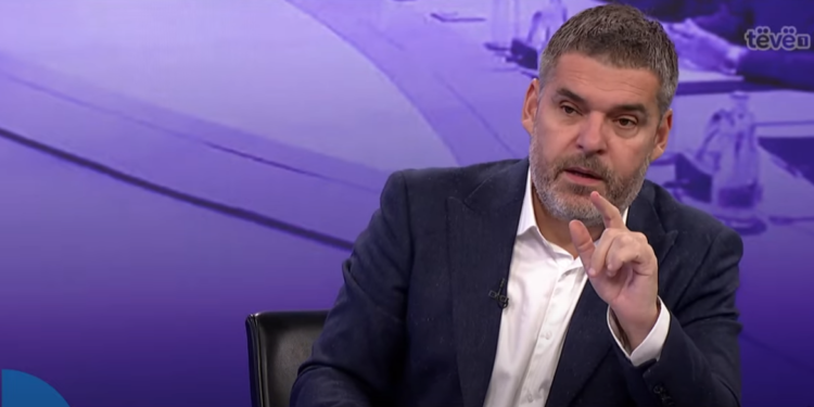 Kastrati: Serbët e veriut po përgatisin flamuj nëse shpallet ky lloj Asociacioni