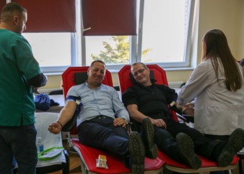 Policët dhurojnë gjak për Vitin e Ri