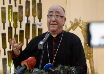 Pritja solemne për Krishtlindje, Dodë Gjergji përçon mesazhin për paqe e dashuri