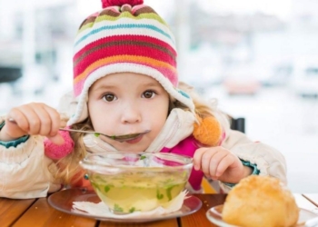 Si të ushqejmë fëmijët në dimër