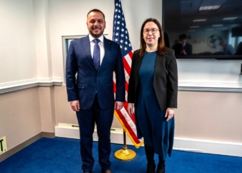 Maqedonci takon nënsekretaren e Mbrojtjes, diskutojnë për raportet ushtarake