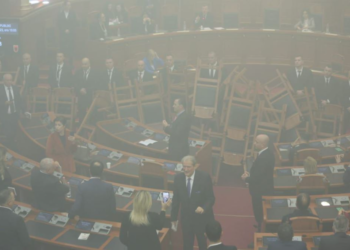 PS kërkon përjashtimin e 7 deputetëve të tjerë të opozitës