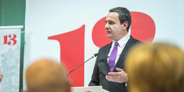 Kurti merr pjesë në tubimin “Beteja politike e shqiptarëve vazhdon – Shaip Kamberi”