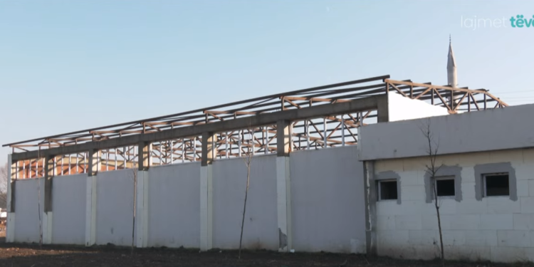 Shkolla e nisur që 7 vjet në Pozheran, ende nuk ka përfunduar