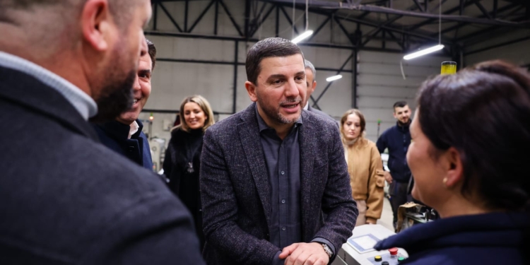 Krasniqi: I papranueshëm diskriminimi që Qeveria Kurti po ua bën qytetarëve në Viti